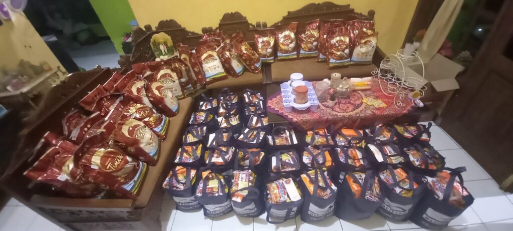Basic Food Packages: Sharing Festive Joy With 32 Families in Probolinggo